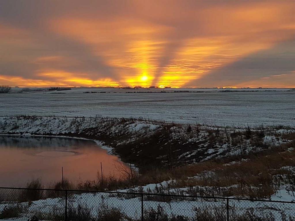 653 West Highland Crescent, Carstairs, Alberta, T0M 0N0