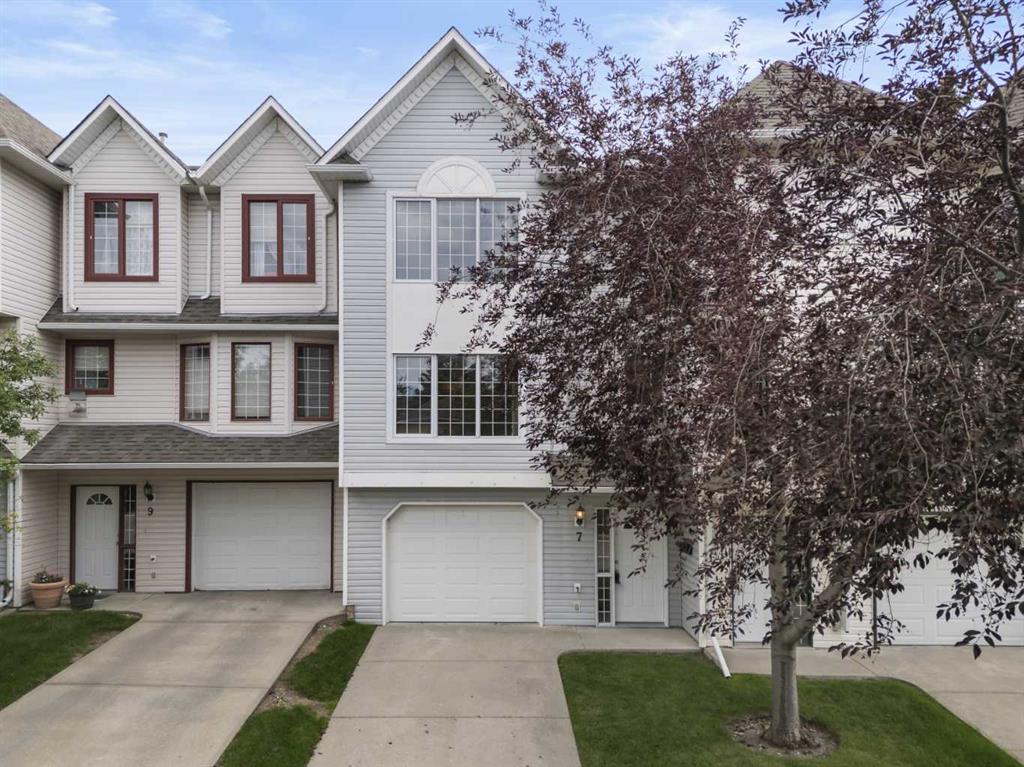 7 Prominence View SW, Calgary, Alberta, T3H 3M8