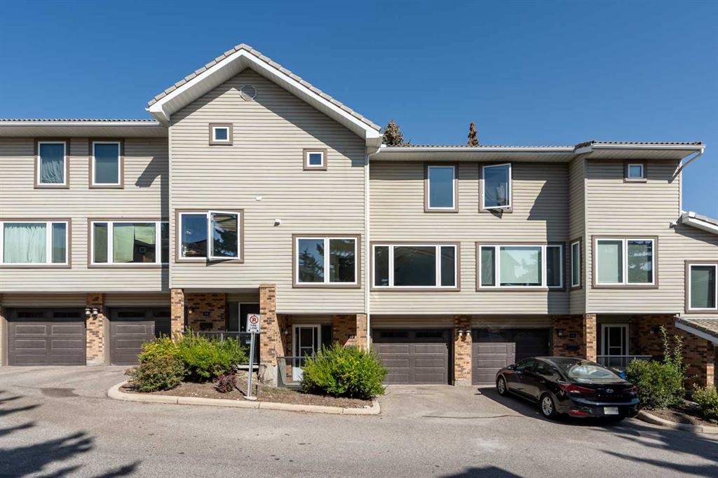 12 Coachway Gardens SW, Calgary, Alberta, T3H 2V9