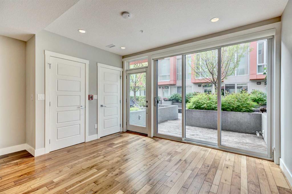 #204 2717 17 Street SW, Calgary, Alberta, T2T 4N4