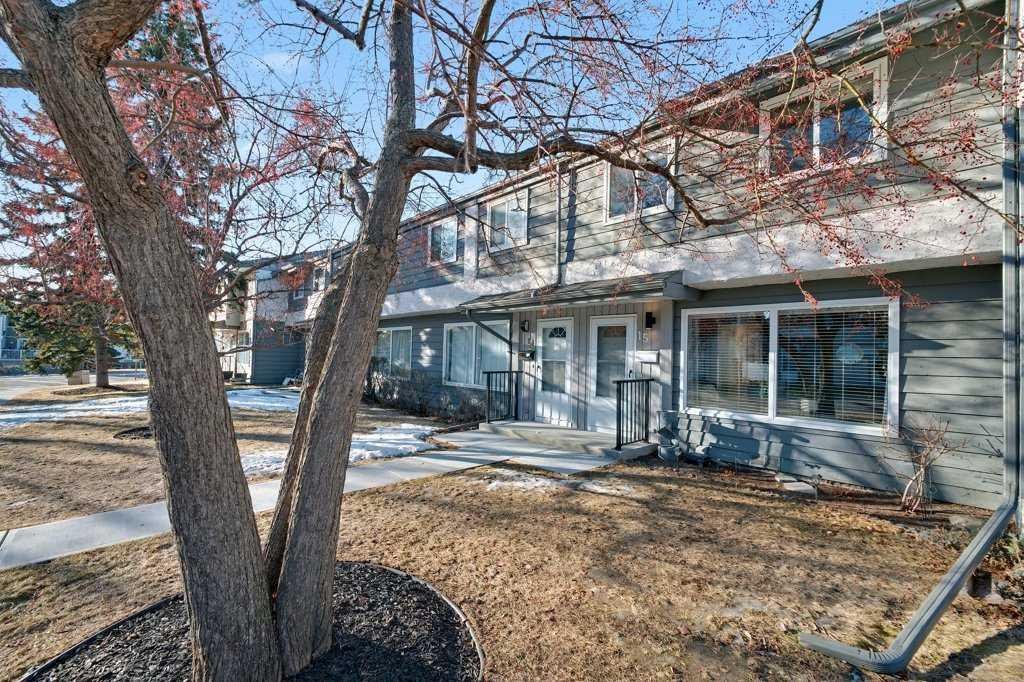 #15 999 Canyon Meadows Drive SW, Calgary, Alberta, T2W 2S6