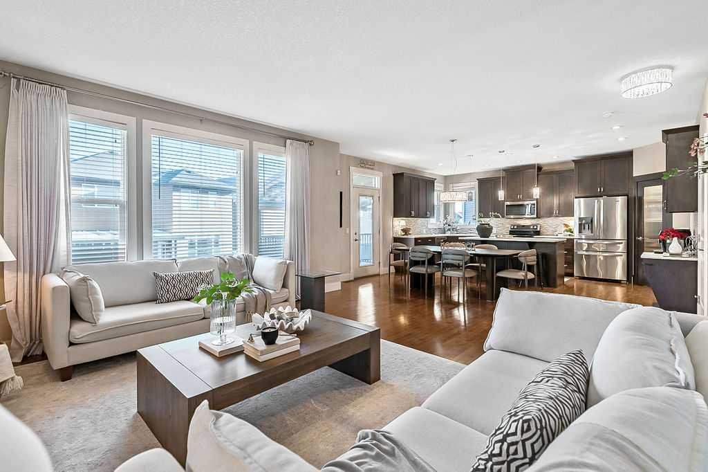 112 Kinniburgh Close, Chestermere, Alberta, T1X 0R8