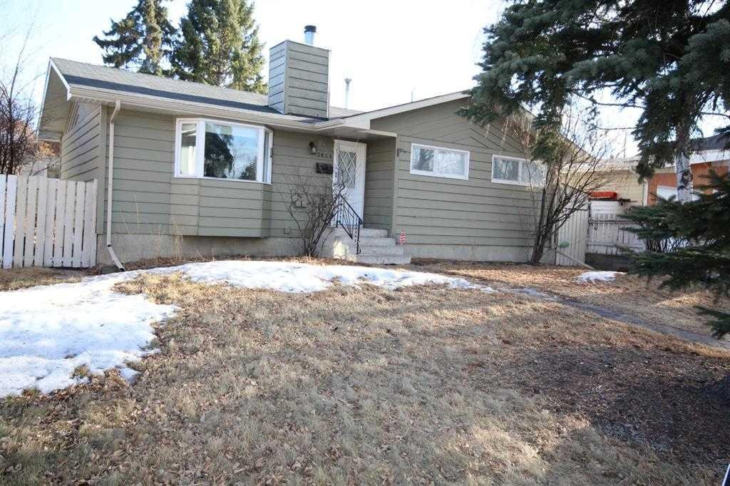 3824 BANTFORD Drive NW, Calgary, Alberta, T2L 1H9