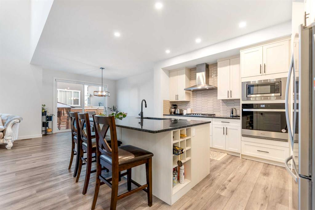 208 Dawson Circle, Chestermere, Alberta, T1X 2R2