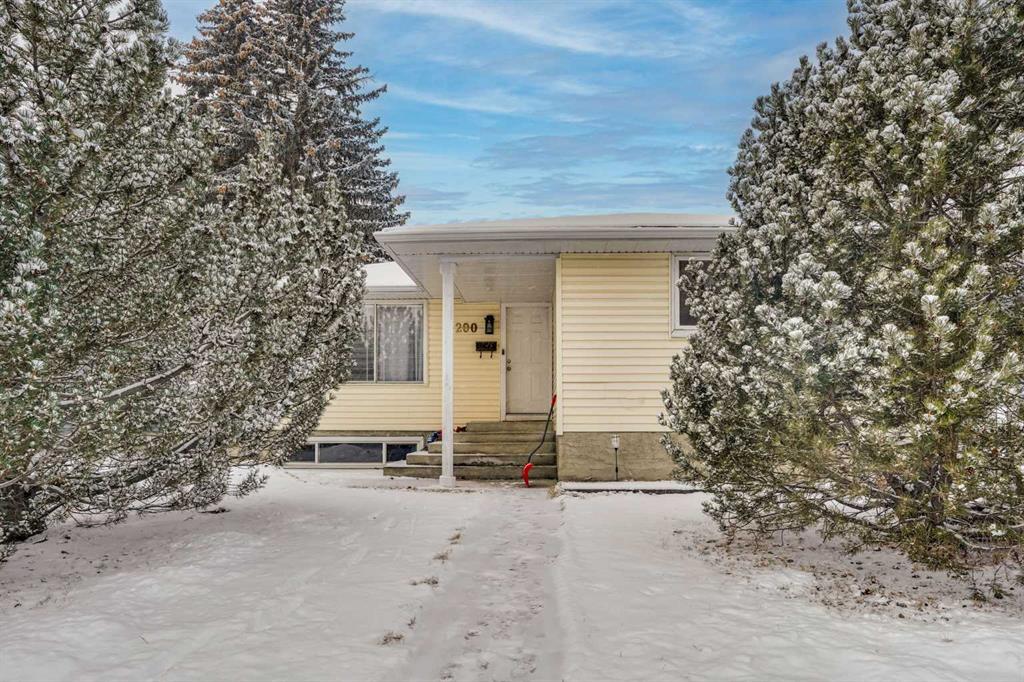 200 Penbrooke Close SE, Calgary, Alberta, T2A 3P1