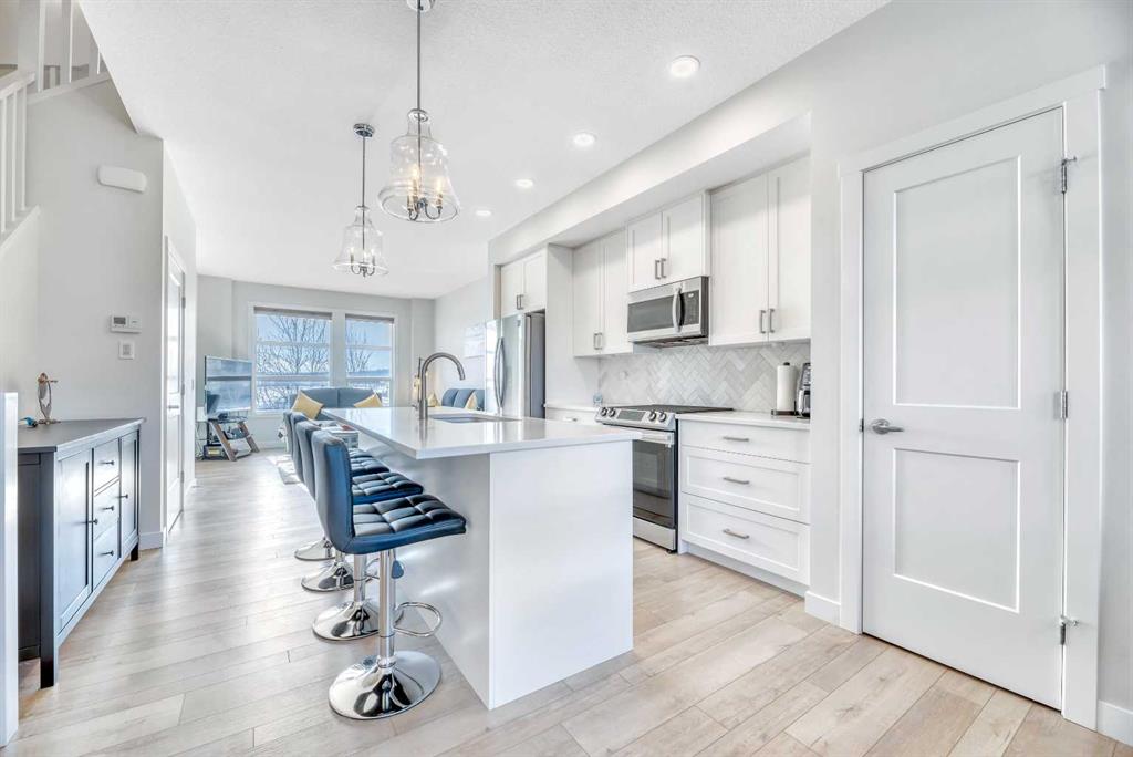 196 Wolf Hollow Park SE, Calgary, Alberta, T2X4M6