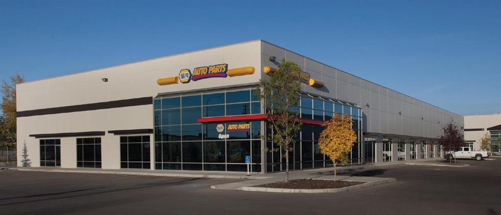 #102 & 103 118 East Lake Boulevard NE, Airdrie, Alberta, T4A 2G2