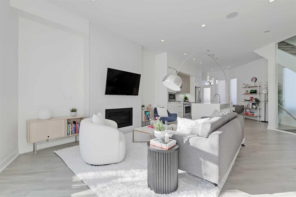 454 15 Avenue NE, Calgary, Alberta, T2E 4Z8