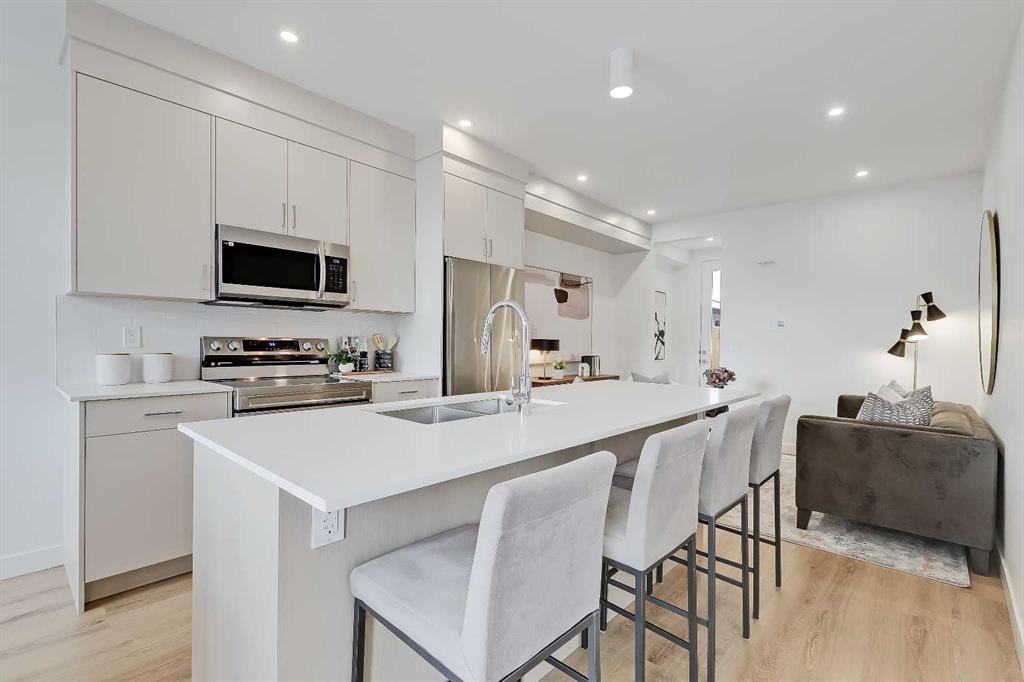 #2 828 8 Avenue NE, Calgary, Alberta, T2E 9E2