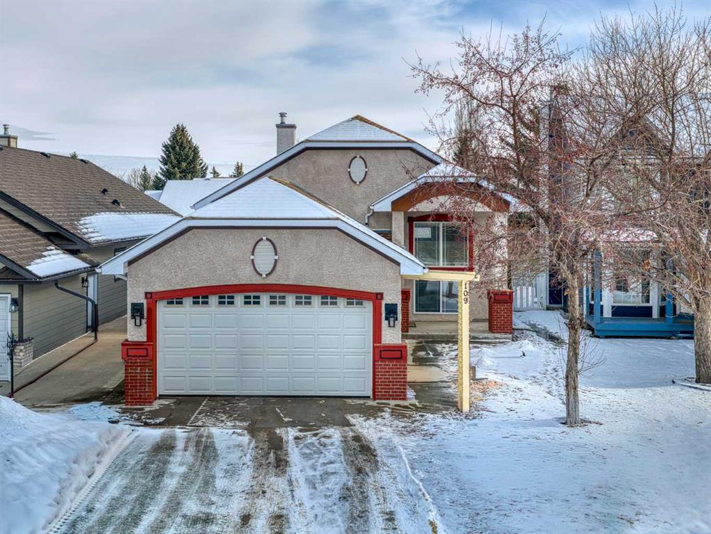 109 Somerset Close SW, Calgary, Alberta, T2Y 3C4