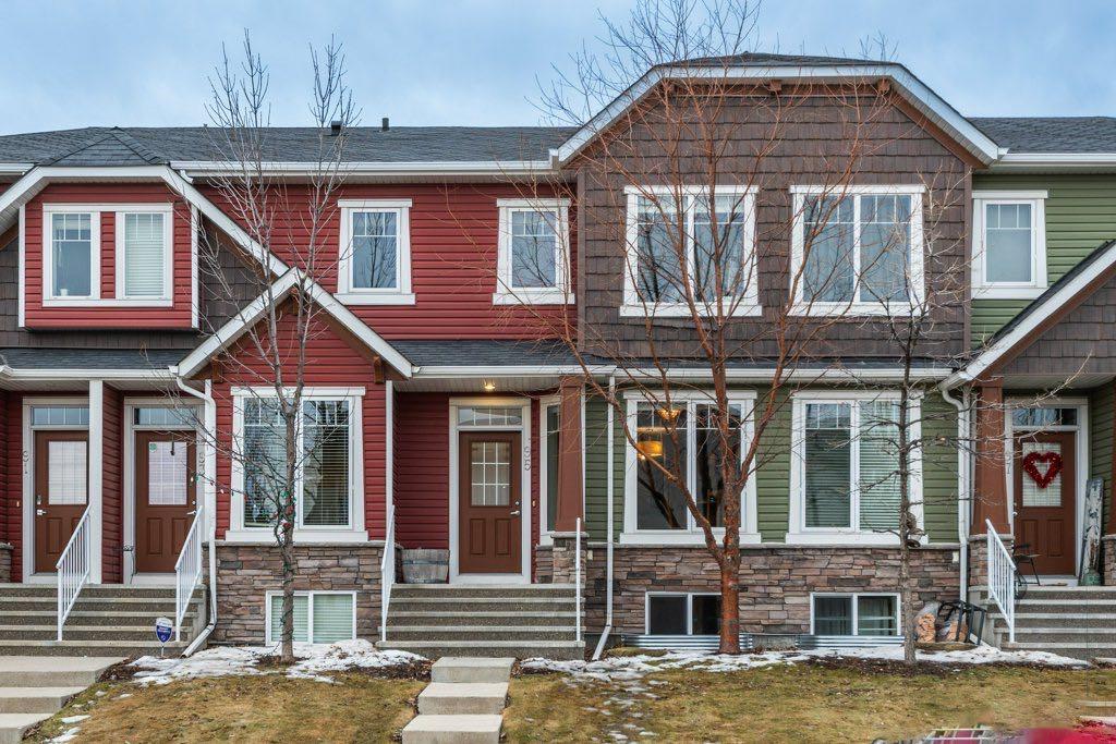 95 Aspen Hills Drive SW, Calgary, Alberta, T3H 0P8