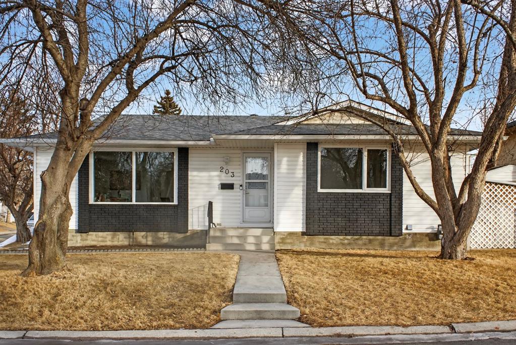 203 Lynnover Place SE, Calgary, Alberta, T2C 1L5