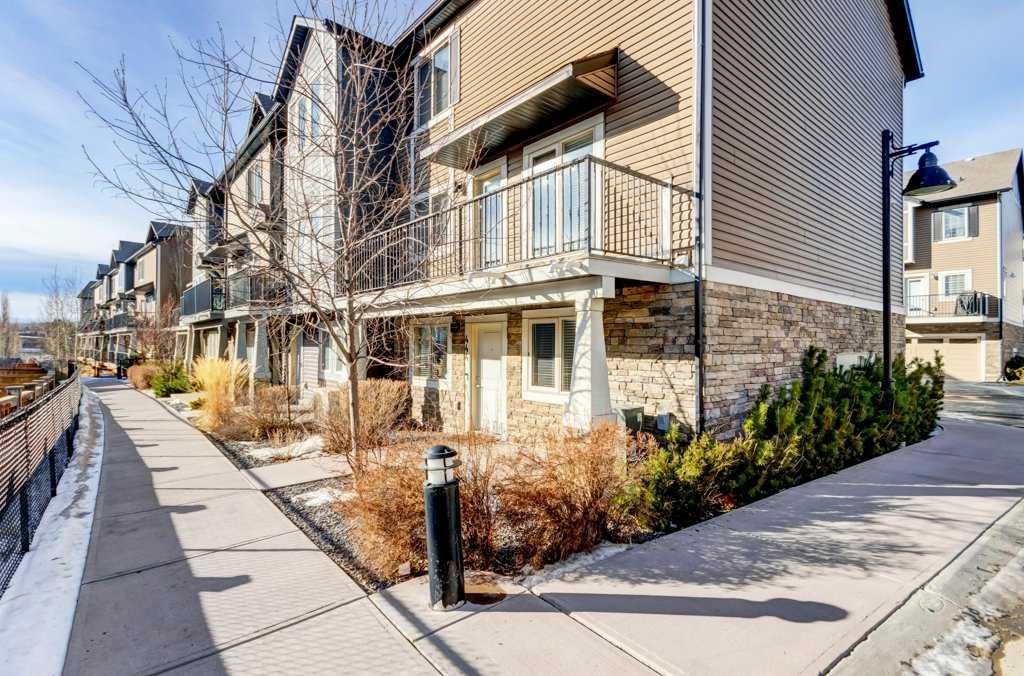444 Legacy Point SE, Calgary, Alberta, T2X 3Z3