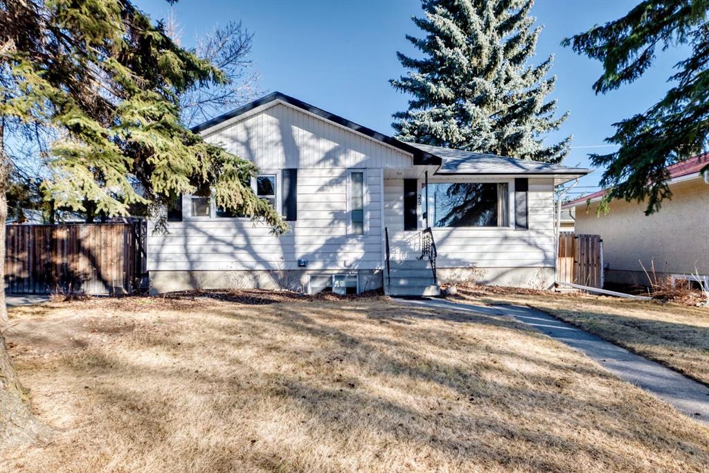 28 Winslow Crescent SW, Calgary, Alberta, T3C 2R1