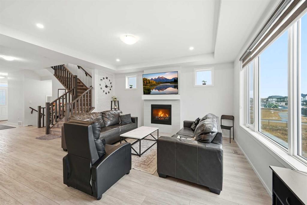 717 Windrow Manor SW, Airdrie, Alberta, T4B 5H6