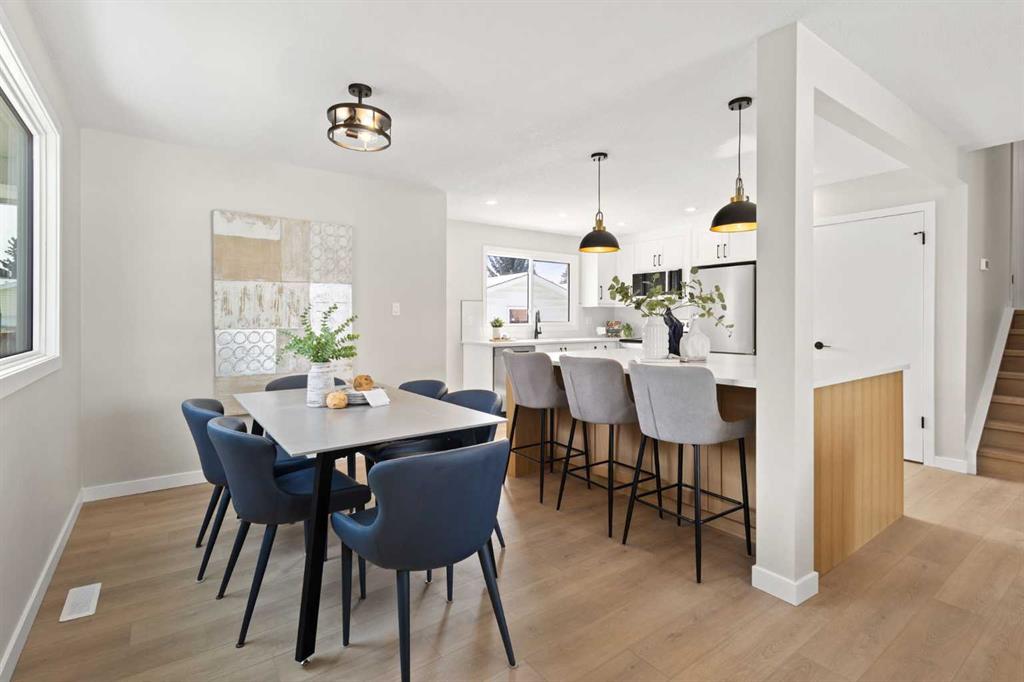 236 Silverview Way NW, Calgary, Alberta, T3B 3K3