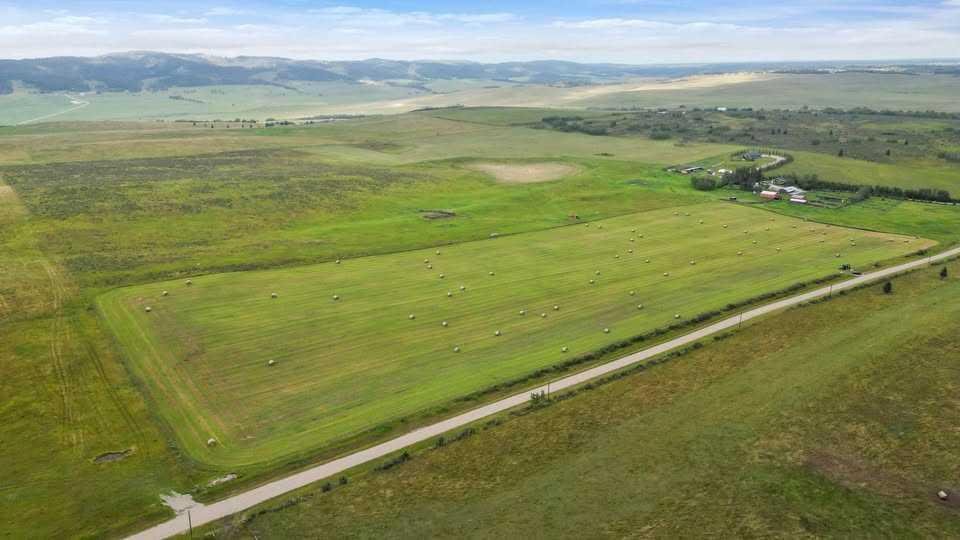 271109 50 Range Road, Cochrane, Alberta, T4C 2X2