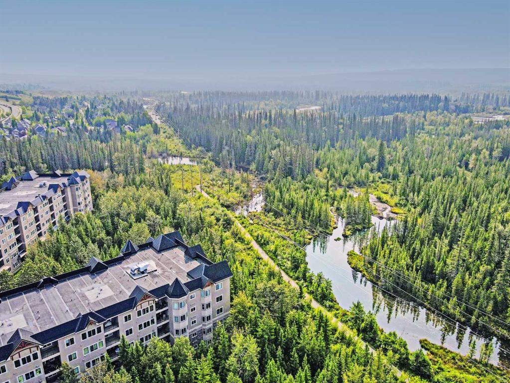 #430 10 Discovery Ridge Close SW, Calgary, Alberta, T3H 5X3