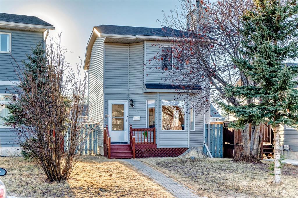 11 MARTINRIDGE Place NE, Calgary, Alberta, T3J 3B8