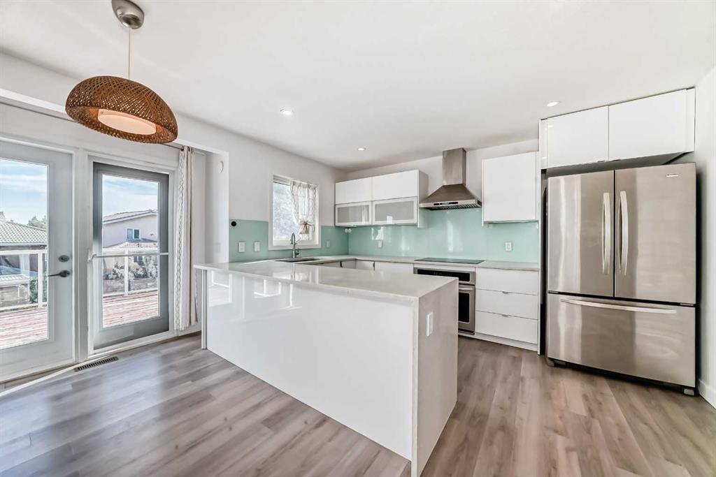 7 Signature Mews SW, Calgary, Alberta, T3H 2V6