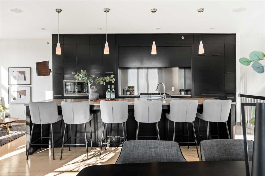 101 Aspen Meadows Hill SW, Calgary, Alberta, T3H 0G3