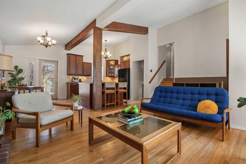 2720 45 Street SW, Calgary, Alberta, T3E 3T4