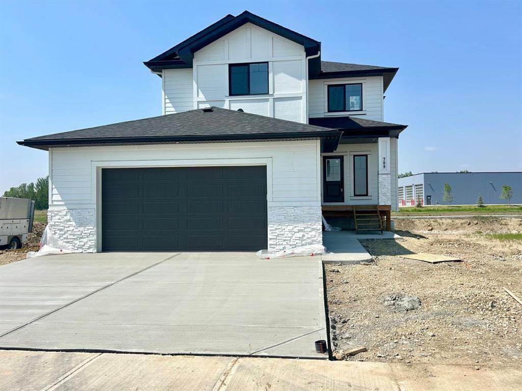 709 Mandalay Avenue, Carstairs, Alberta, T0M 0N0