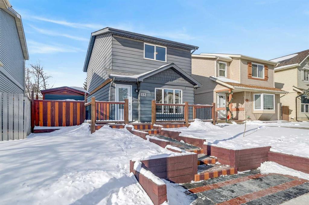 132 Erin Grove Close SE, Calgary, Alberta, T2B 2T4