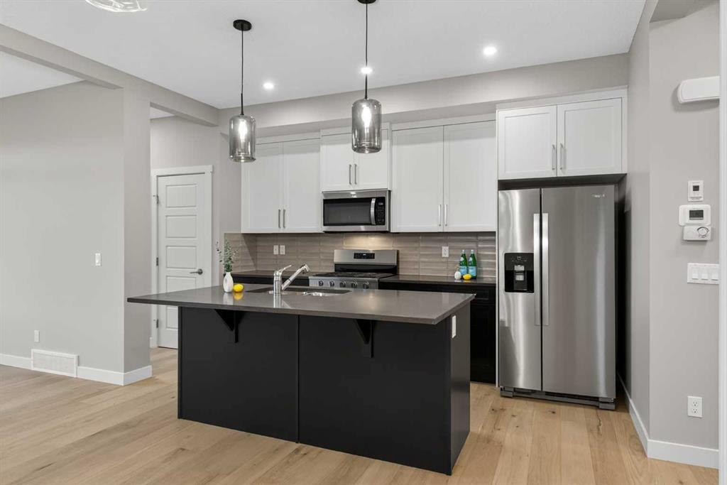 37 Southborough Lane, Cochrane, Alberta, T4C 2S6