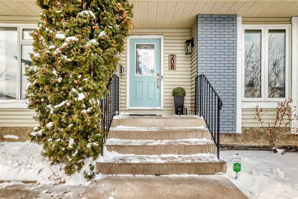208 Woodbine Boulevard SW, Calgary, Alberta, T2W 4K5