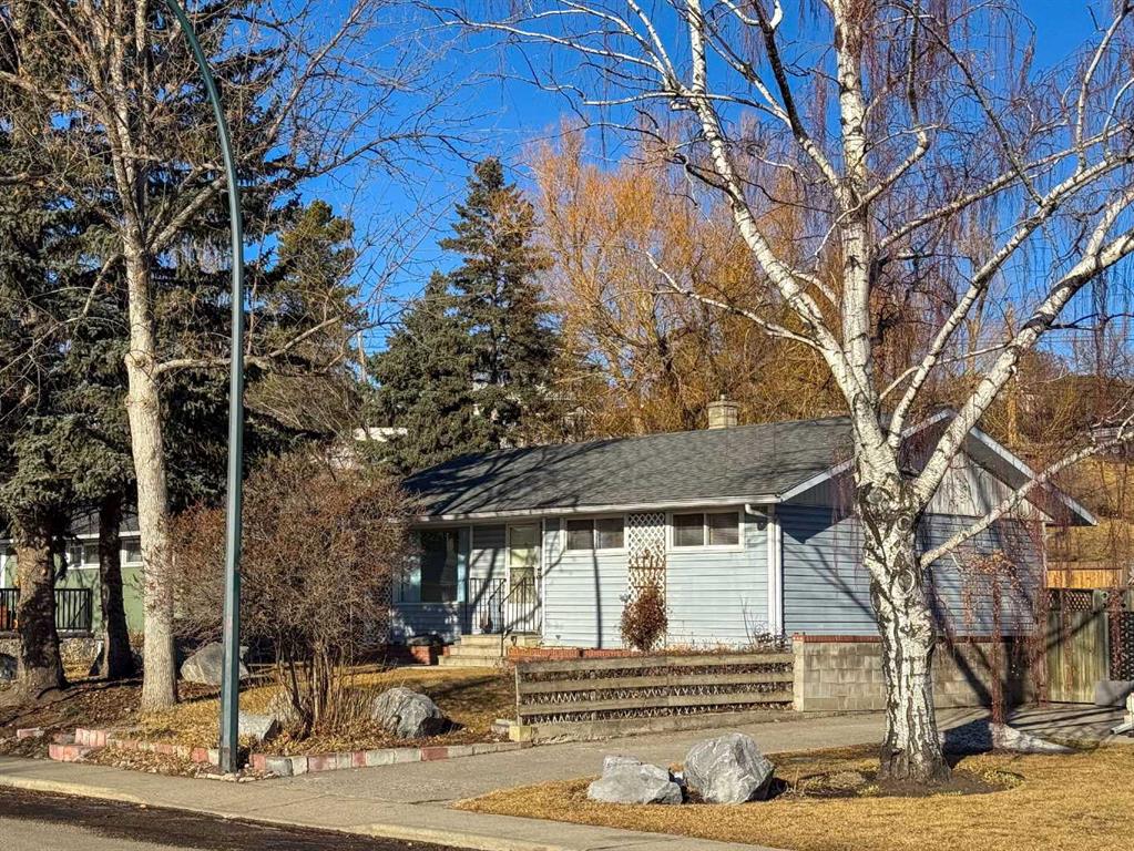 2212 72 Avenue SE, Calgary, Alberta, T2C 0G4
