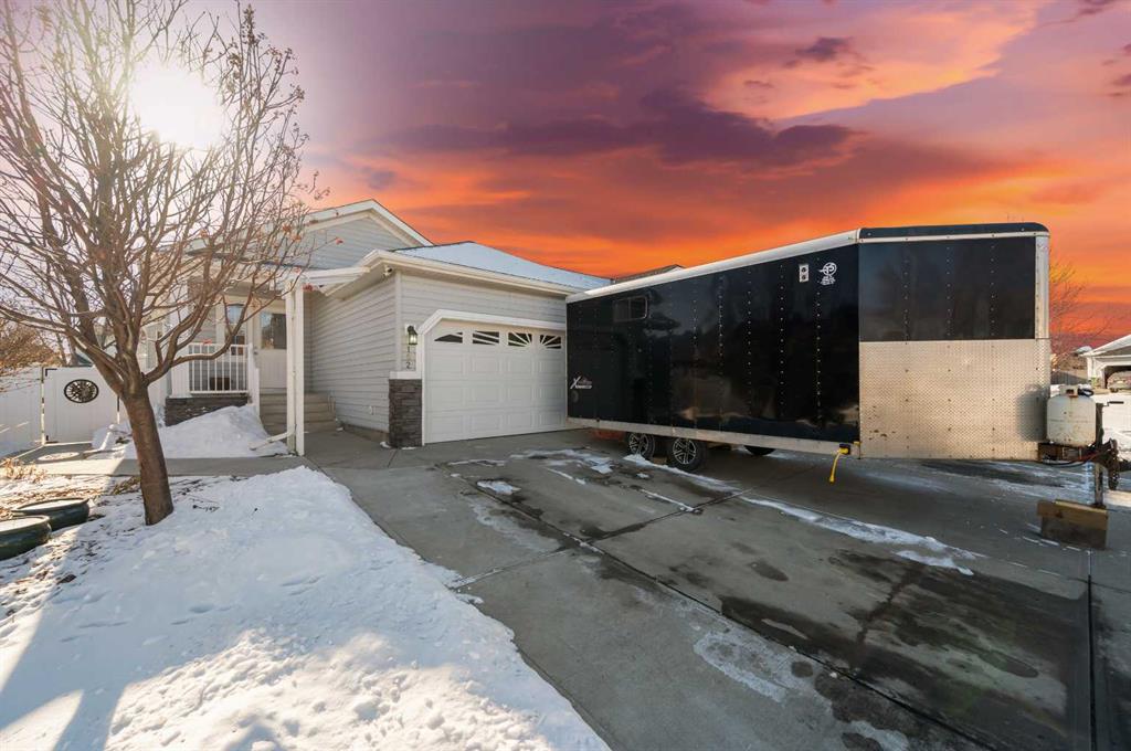 162 West Creek Bay, Chestermere, Alberta, T1X 1K7