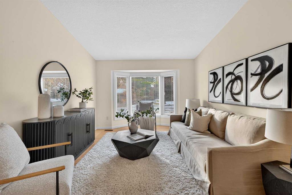 315 Woodhaven Place SW, Calgary, Alberta, T2W 5P4