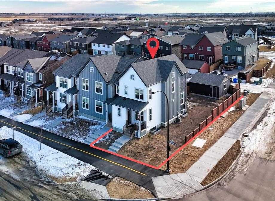 543 Livingston Way NE, Calgary, Alberta, T3P 1Y5