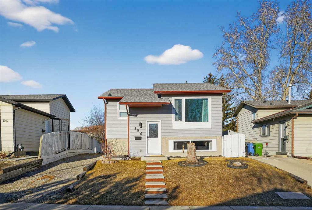128 Bernard Close NW, Calgary, Alberta, T3K 2H3