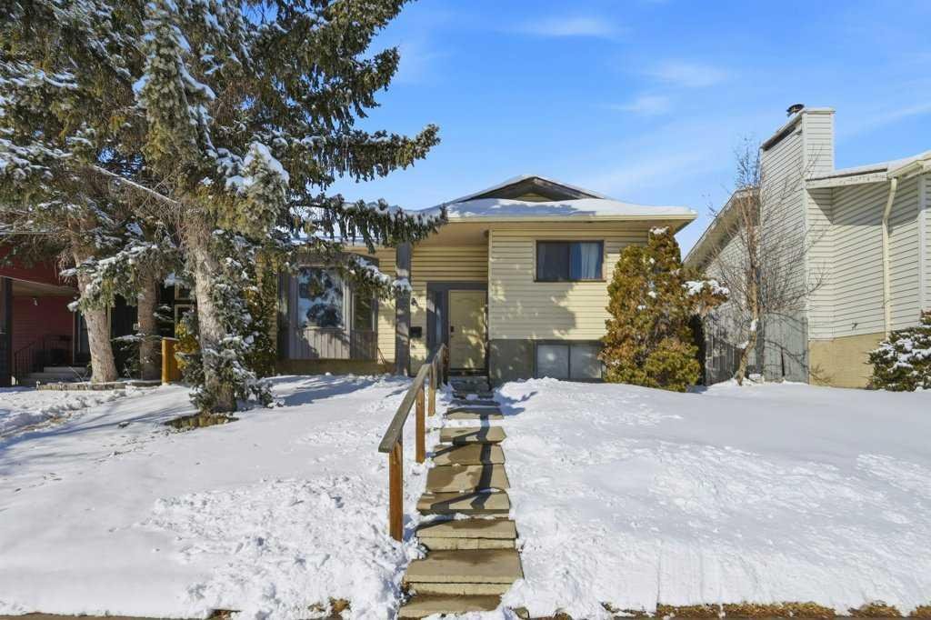 228 Castleridge Drive NE, Calgary, Alberta, T3J 1X3