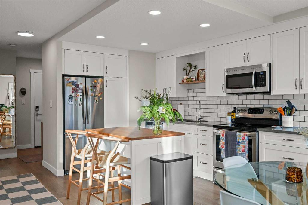 #201 1208 14 Avenue SW, Calgary, Alberta, T3C 0V9