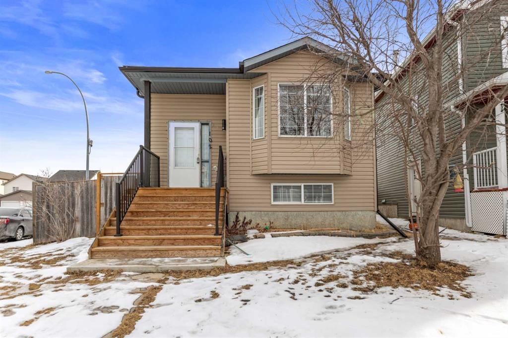 102 Martin Crossing Grove NE, Calgary, Alberta, T3J 3M5