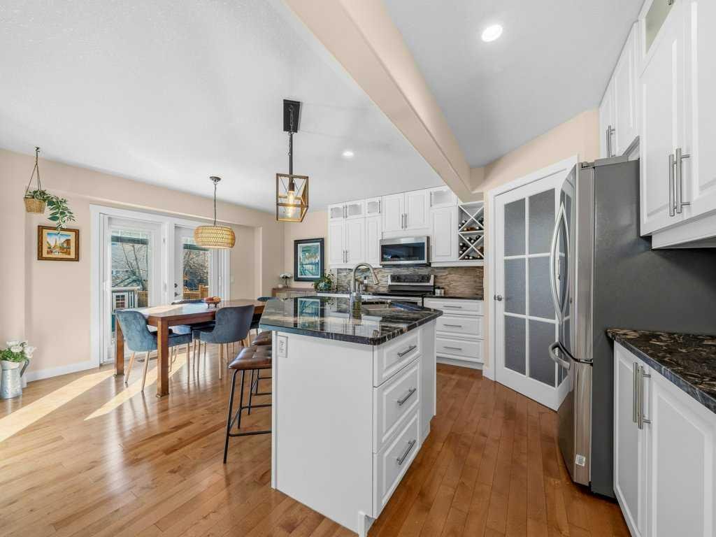 17 Douglas Woods Gardens SE, Calgary, Alberta, T2Z 3A9