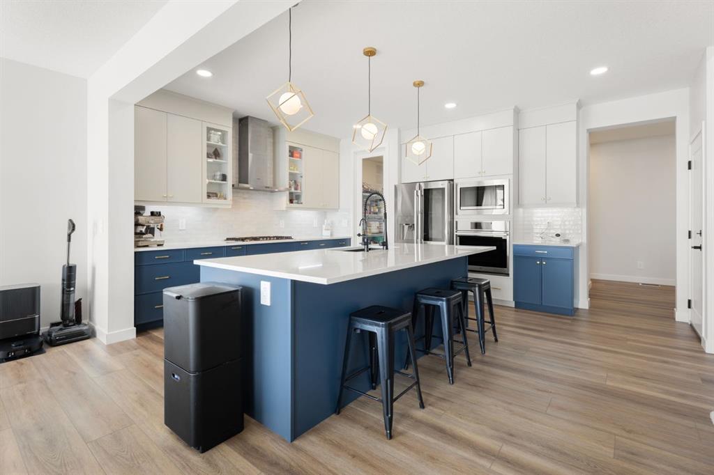 67 Royston Heath NW, Calgary, Alberta, T3L 0K3