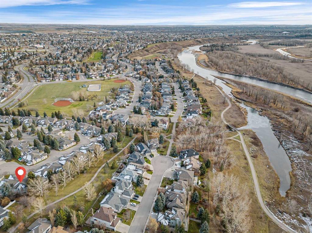 30 Douglasbank Gardens SE, Calgary, Alberta, T2Z 2C9