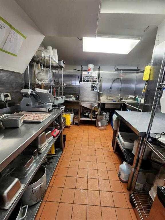 123 anystreet Street SW, Calgary, Alberta, t3s0l1