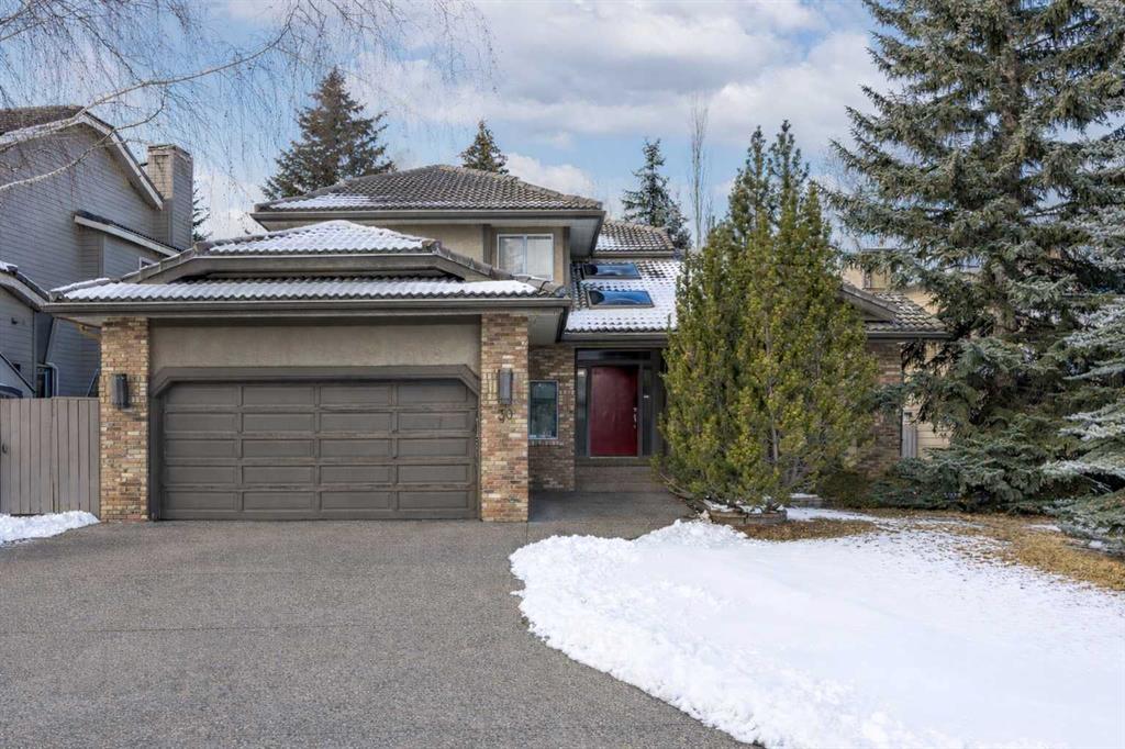 30 Oakmount Court SW, Calgary, Alberta, T2V 5B7