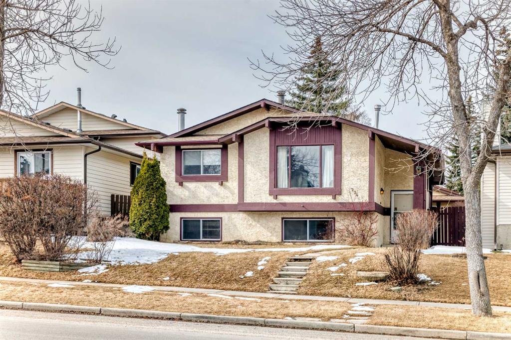 224 Berwick Way NW, Calgary, Alberta, T3K 1C1
