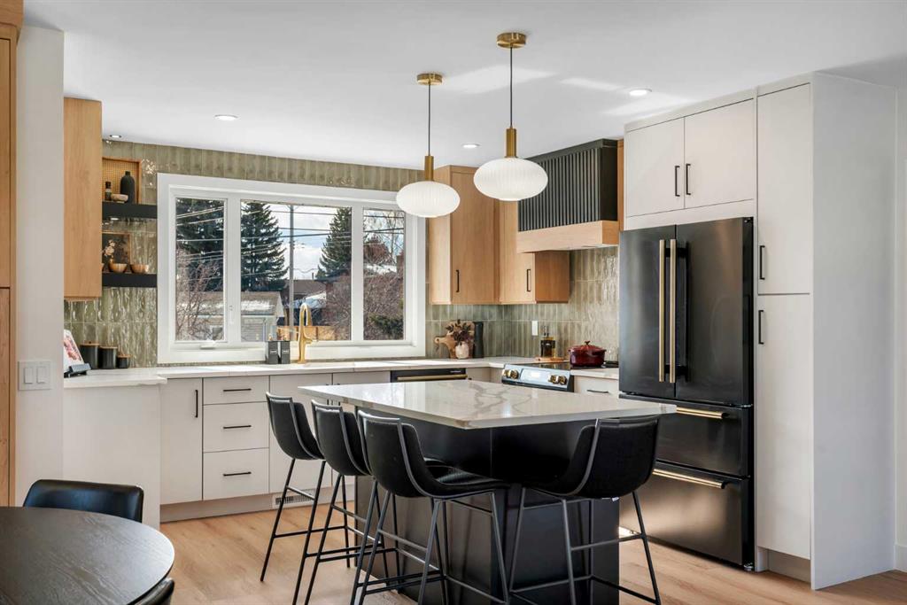 959 Parkwood Way SE, Calgary, Alberta, T2J3V4