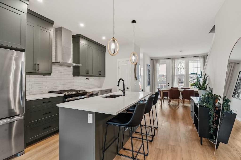 168 Rowmont Boulevard NW, Calgary, Alberta, T3L 0H3