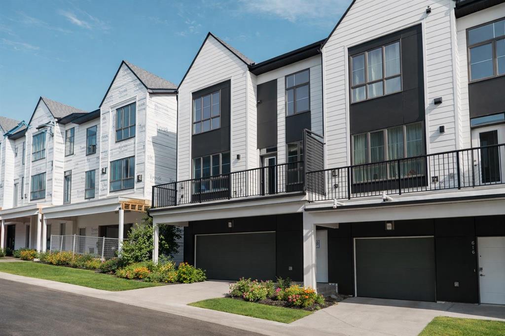 614 Sovereign Common SW, Calgary, Alberta, T3C 3Y3