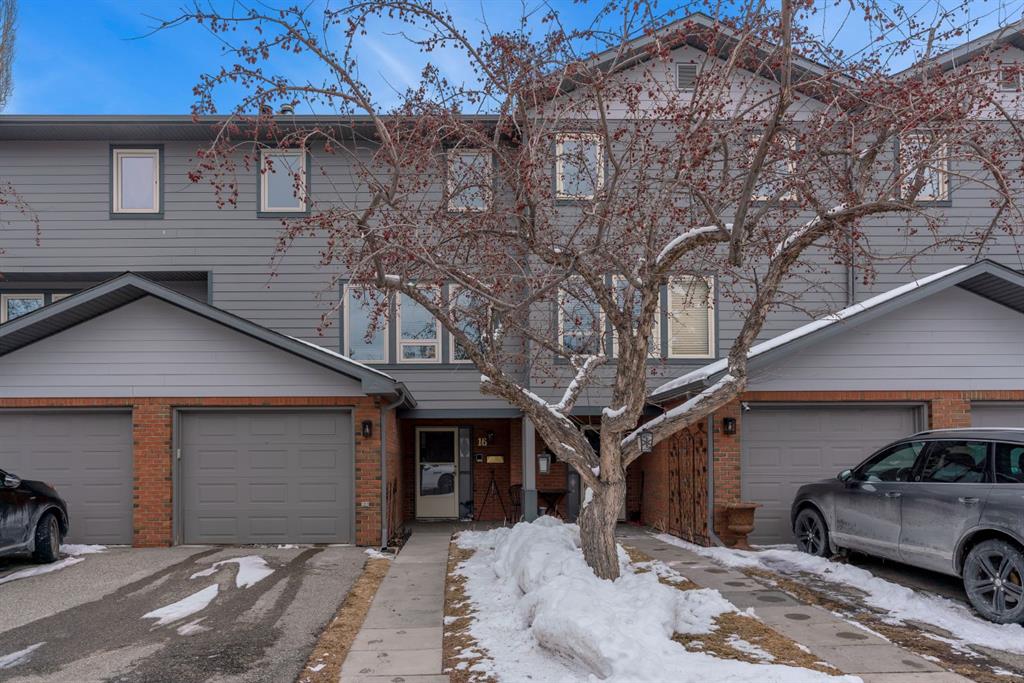 #16 64 Woodacres Crescent SW, Calgary, Alberta, T2W 4V6