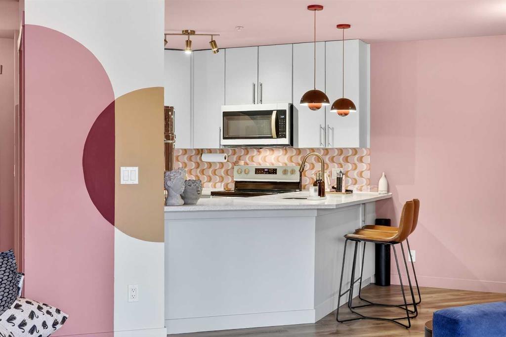 #218 25 Richard Place SW, Calgary, Alberta, T3E 7N1