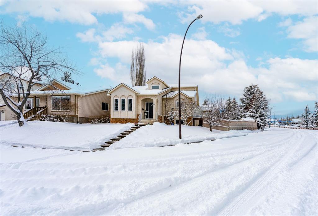 215 Scenic Way NW, Calgary, Alberta, T3L1B6